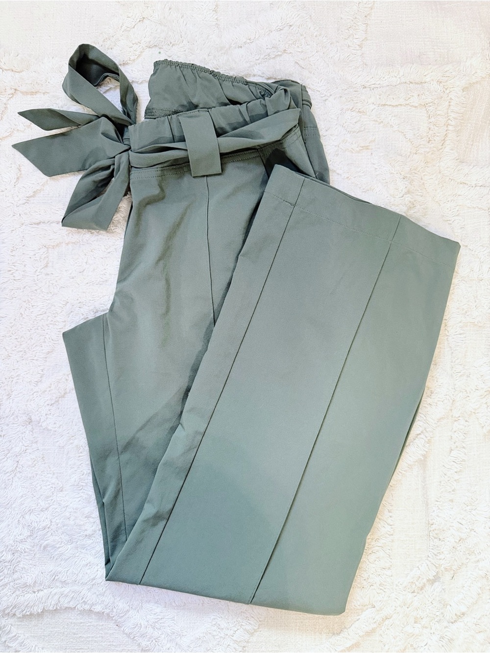 Athleta Sage Green Paperbag Tie Waist Wide Leg Pull On Pants 6P NWOT
